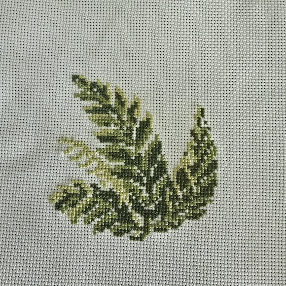 New Green Tropical Floral Leaf Completed Finished Cross Stitch Work Pattern - Picture 1 of 2